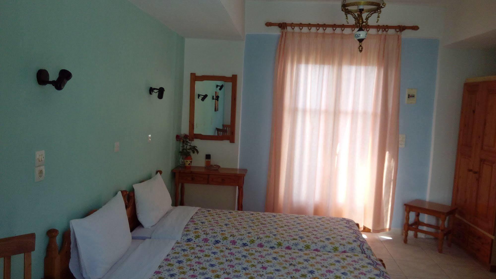 Anessis Cosmos Aparthotel Anaxos Exterior foto